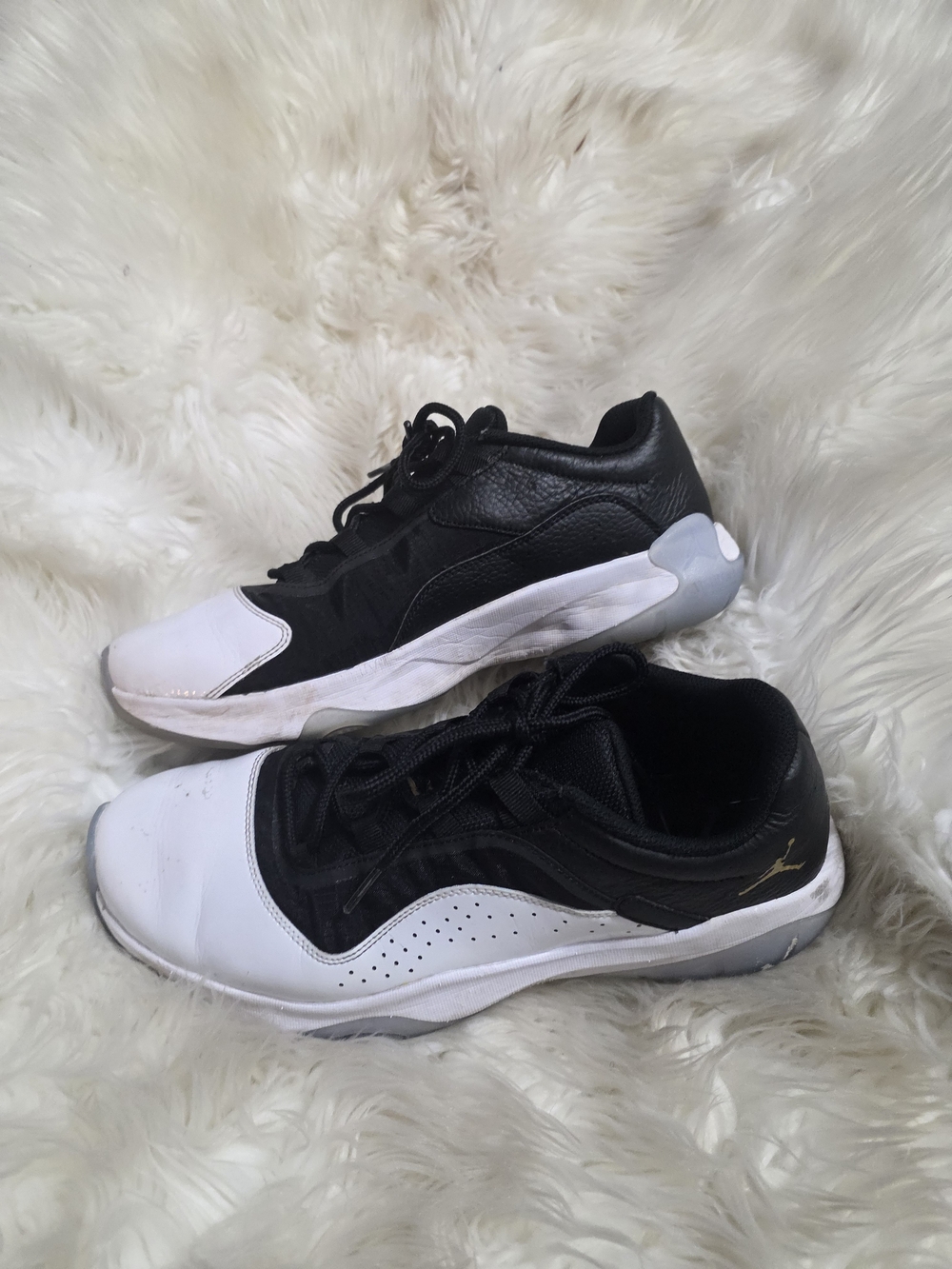 Jordan Men's Black and White Low-Top Athletic Sneakers
